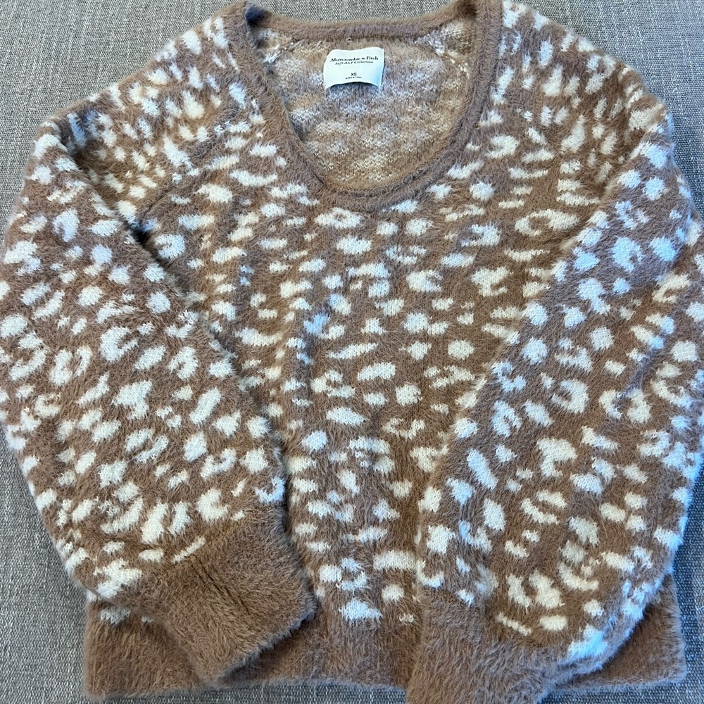 Abercrombie & Fitch Brown and Cream Crew Neck Sweater